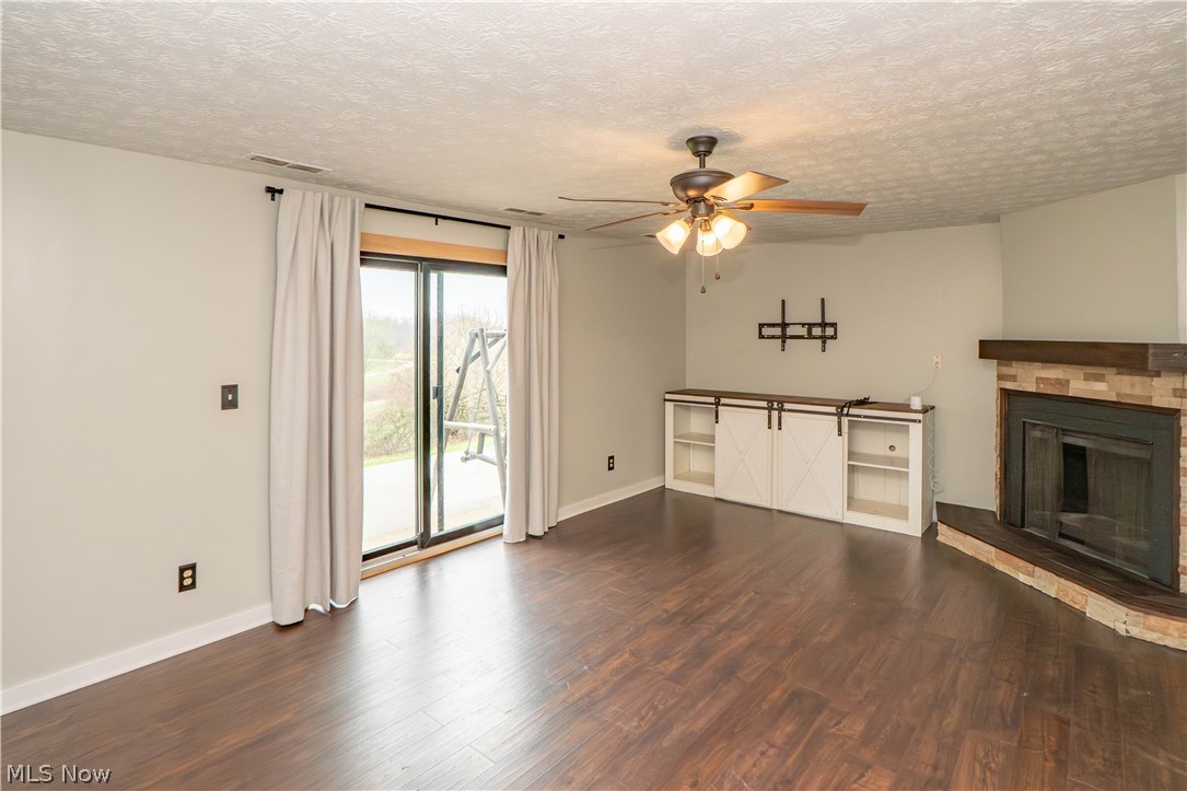 10288 Hunting Hills Avenue NE Hartville OH 44632