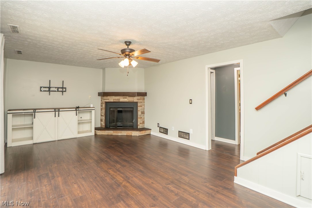 10288 Hunting Hills Avenue NE Hartville OH 44632