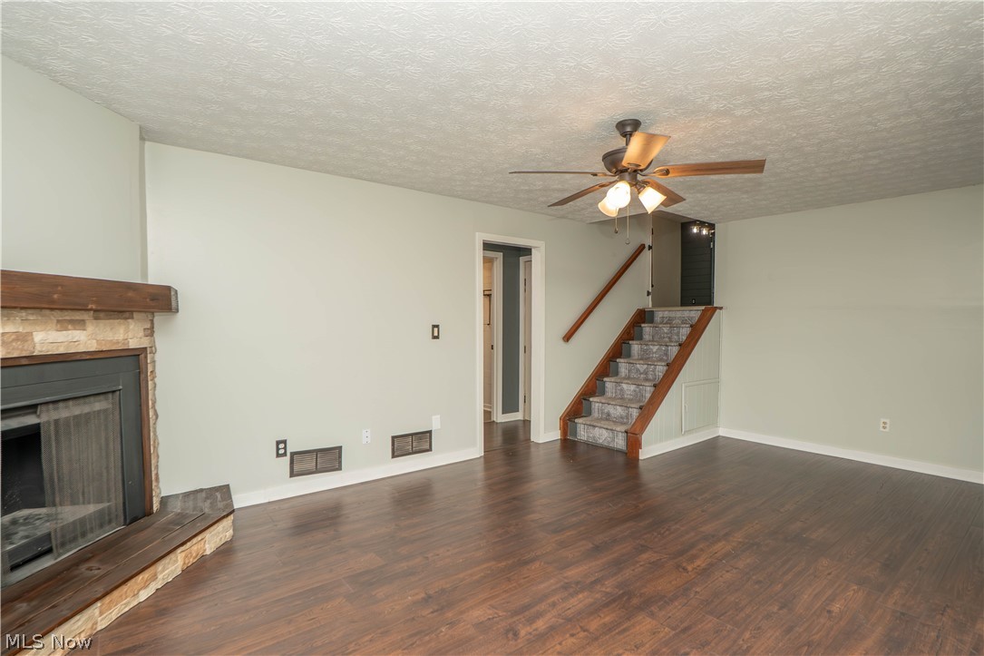 10288 Hunting Hills Avenue NE Hartville OH 44632