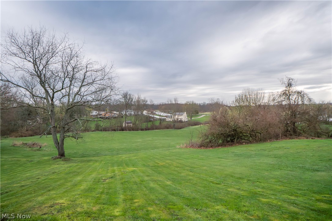 10288 Hunting Hills Avenue NE Hartville OH 44632