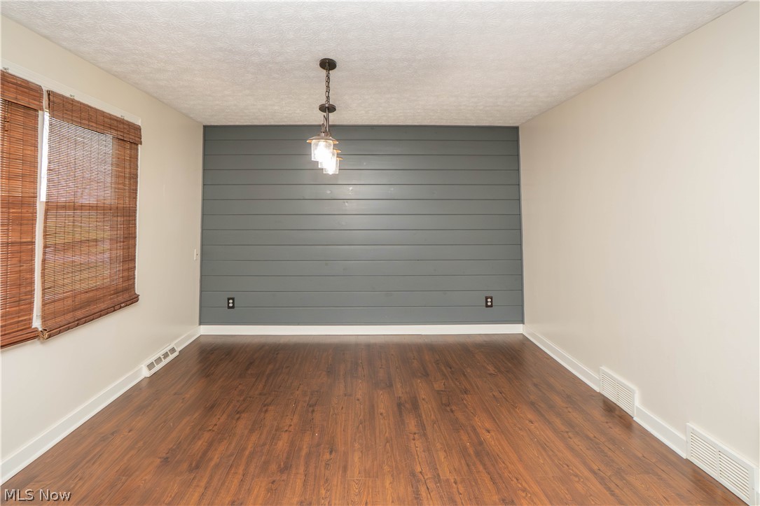 10288 Hunting Hills Avenue NE Hartville OH 44632