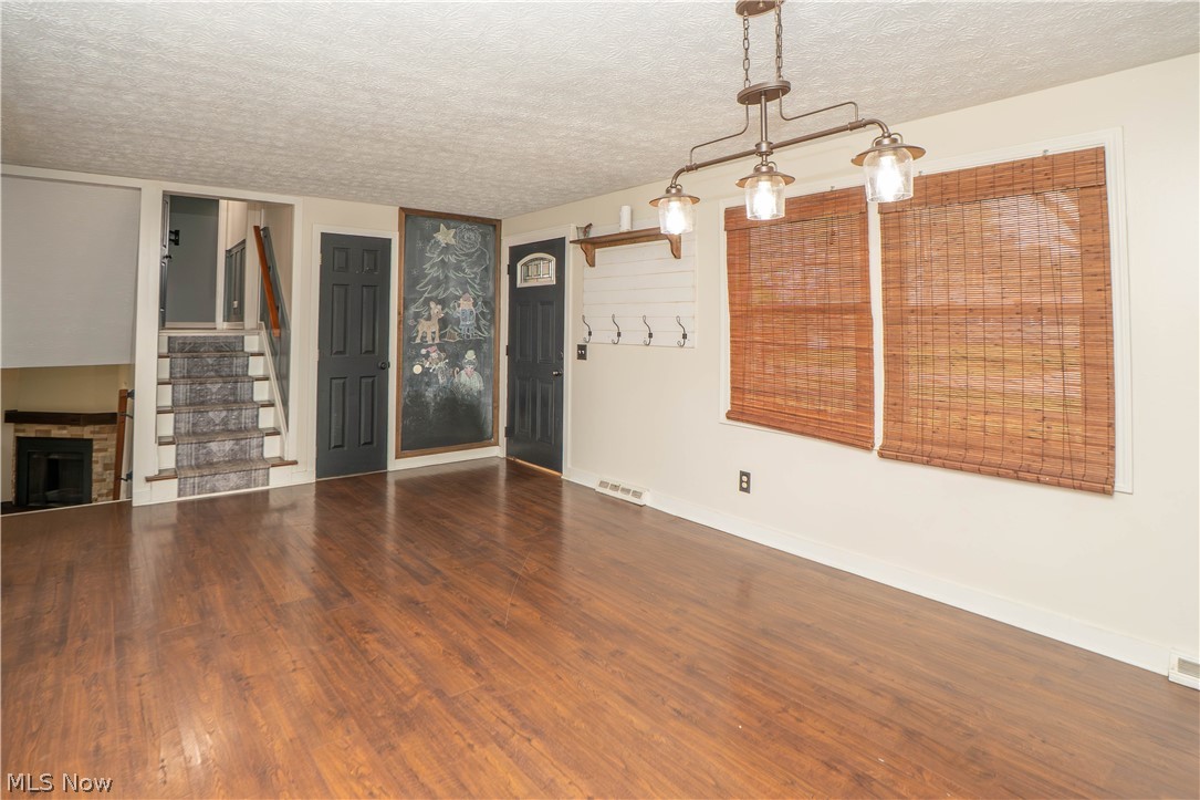 10288 Hunting Hills Avenue NE Hartville OH 44632