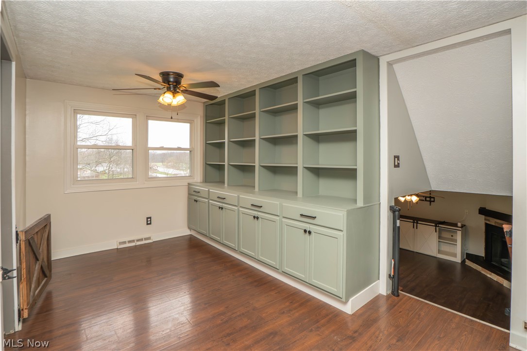 10288 Hunting Hills Avenue NE Hartville OH 44632