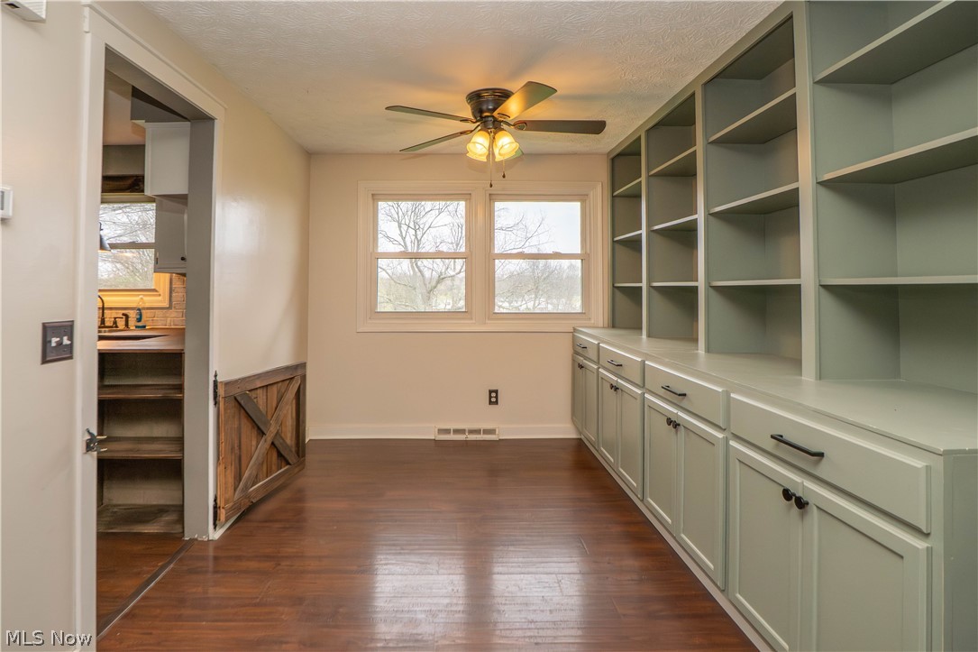 10288 Hunting Hills Avenue NE Hartville OH 44632