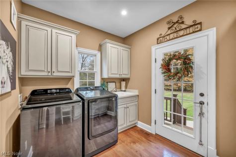 8933 Mountain View Drive Mentor OH 44060