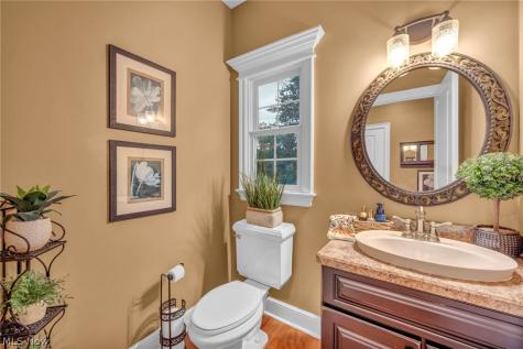 8933 Mountain View Drive Mentor OH 44060