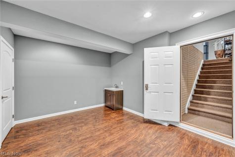 8933 Mountain View Drive Mentor OH 44060