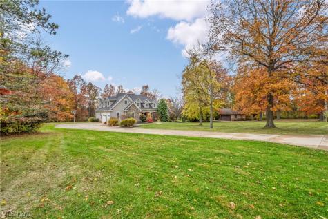 8933 Mountain View Drive Mentor OH 44060