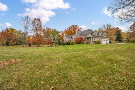 8933 Mountain View Drive Mentor OH 44060