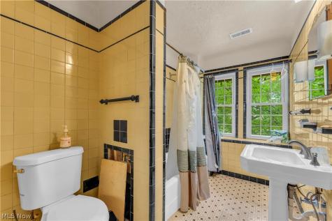 17406 Nottingham Road Cleveland OH 44119