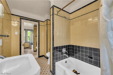 17406 Nottingham Road Cleveland OH 44119