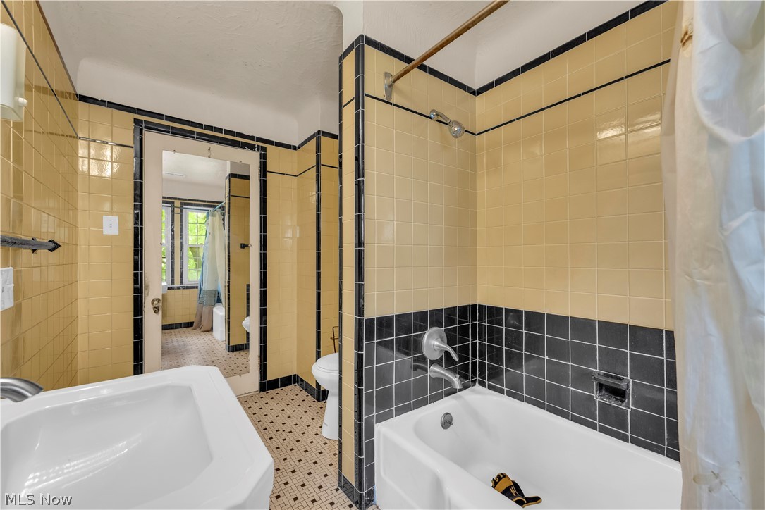 17406 Nottingham Road Cleveland OH 44119