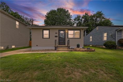 138 Thorlone Avenue Akron OH 44312