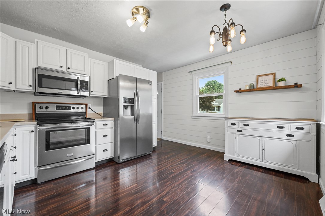 138 Thorlone Avenue Akron OH 44312