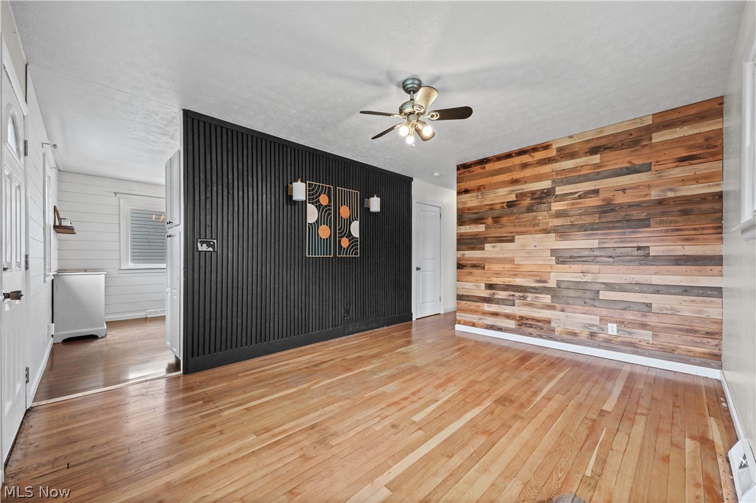 138 Thorlone Avenue Akron OH 44312