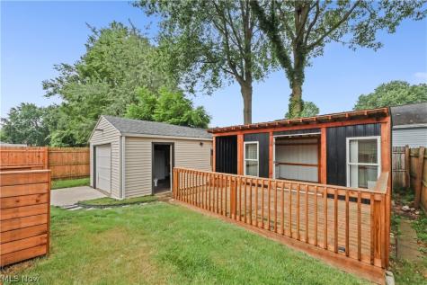 138 Thorlone Avenue Akron OH 44312