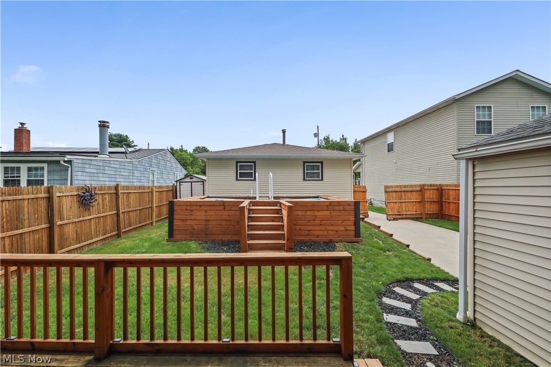138 Thorlone Avenue Akron OH 44312