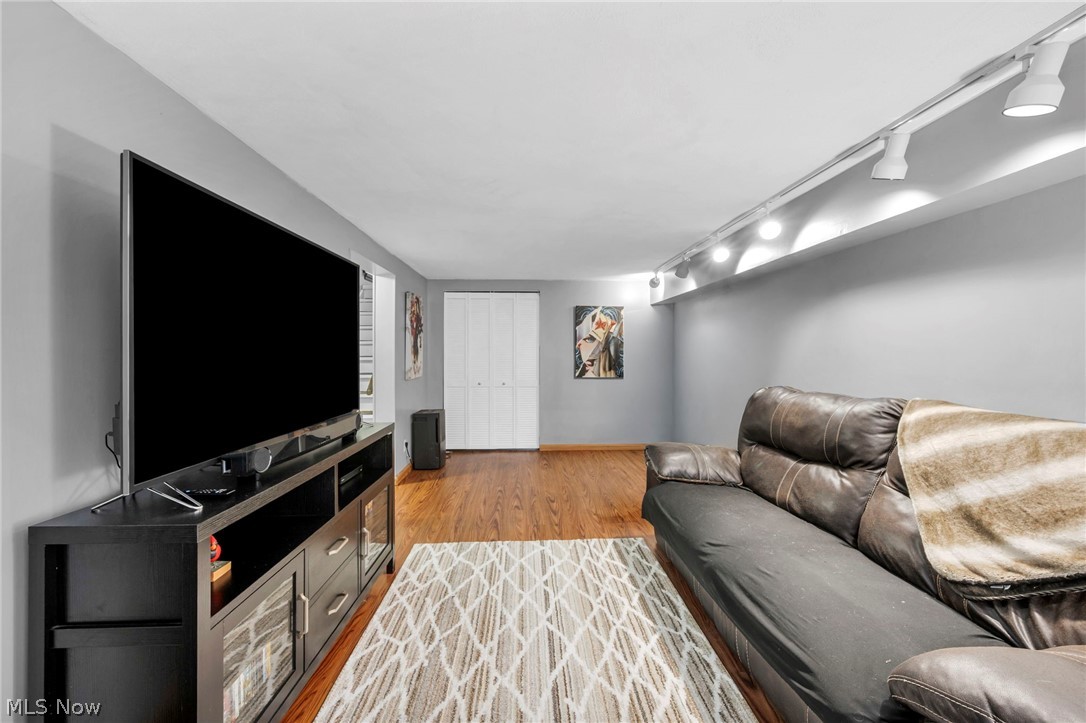 1295 Cherry Lane Brunswick OH 44212