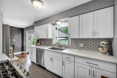 1295 Cherry Lane Brunswick OH 44212