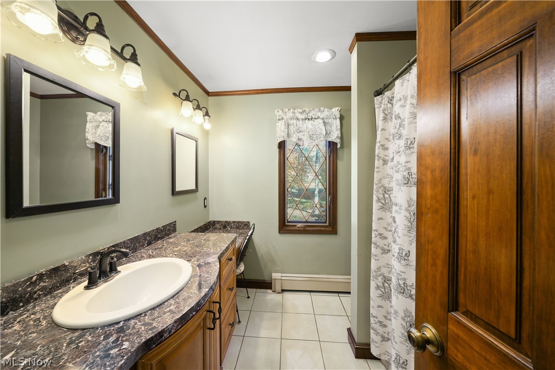 8217 W River Drive Novelty OH 44072