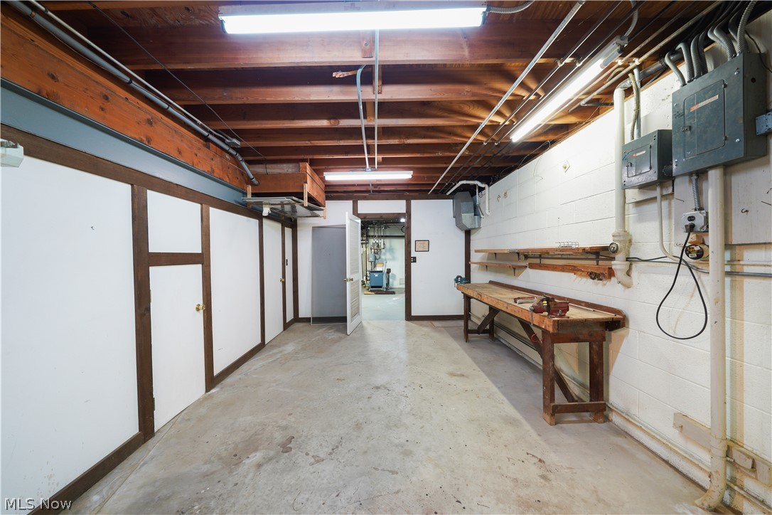8217 W River Drive Novelty OH 44072