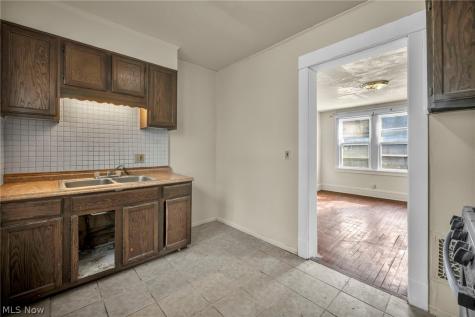 7909 Goodman Avenue Cleveland OH 44105