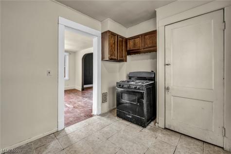 7909 Goodman Avenue Cleveland OH 44105