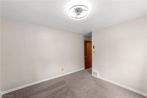 11117 Vernon Avenue Garfield Heights OH 44125