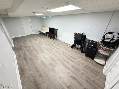 14750 Seneca Trail Middleburg Heights OH 44130