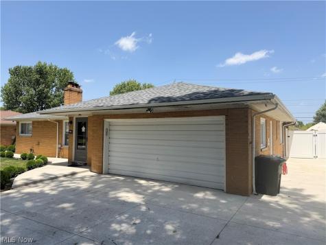 14750 Seneca Trail Middleburg Heights OH 44130
