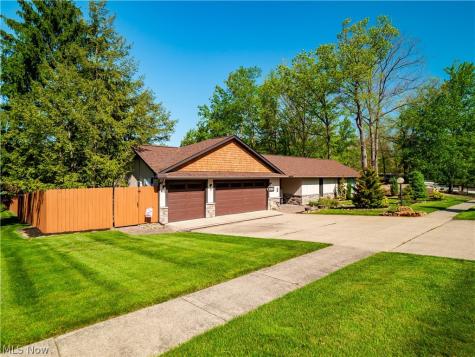 12674 Moss Point Road Strongsville OH 44136