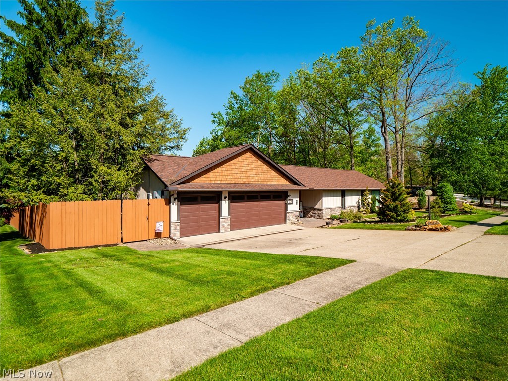 12674 Moss Point Road Strongsville OH 44136