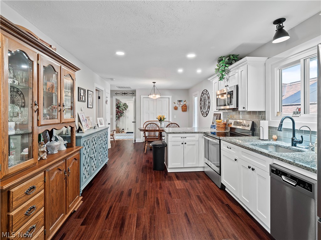 12674 Moss Point Road Strongsville OH 44136