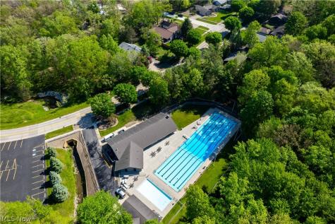 12674 Moss Point Road Strongsville OH 44136