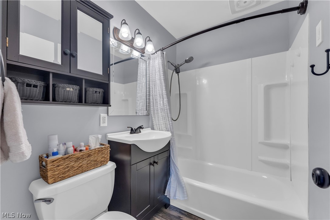15473 Hummel Road Brook Park OH 44142