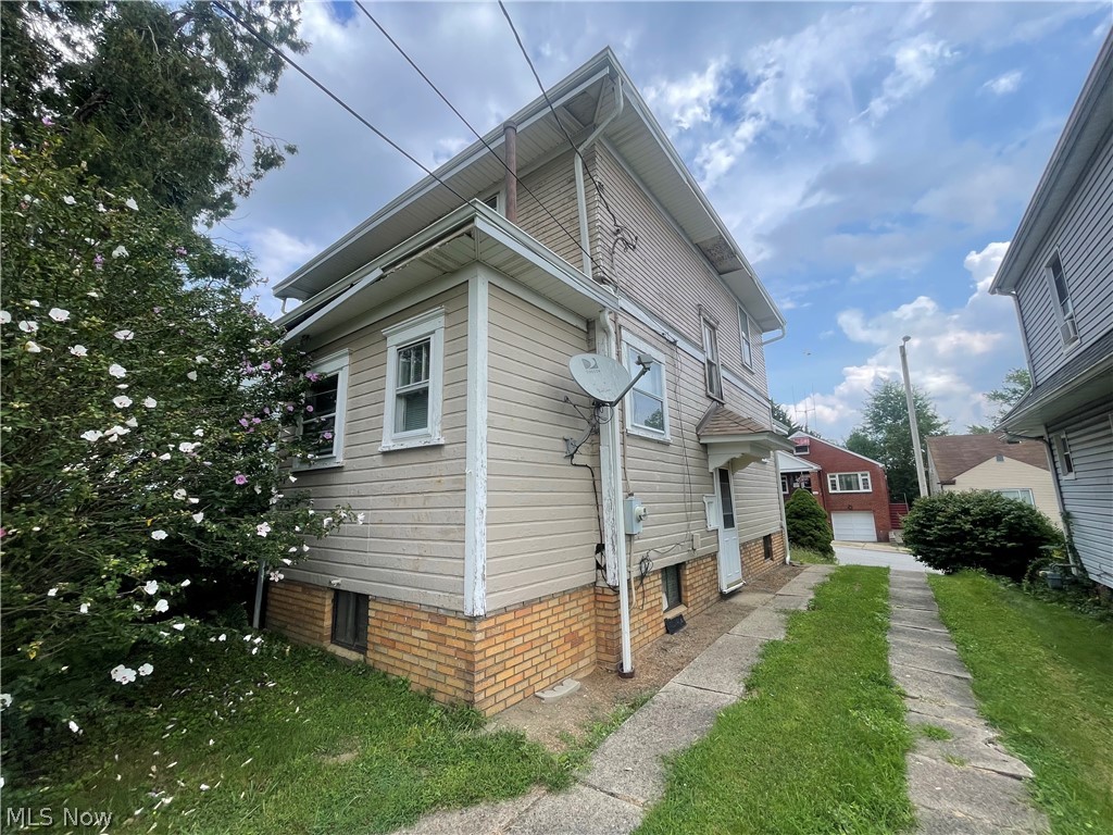 317 Cedar Avenue Steubenville OH 43952