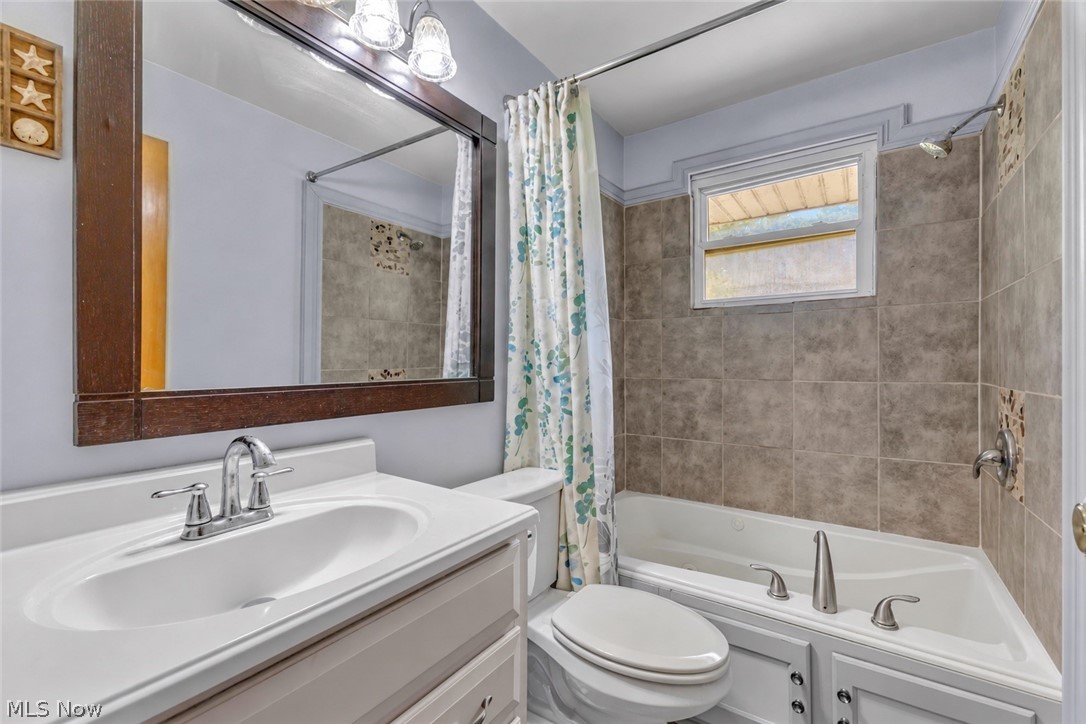 4146 Barclay Messerly Road Southington OH 44470
