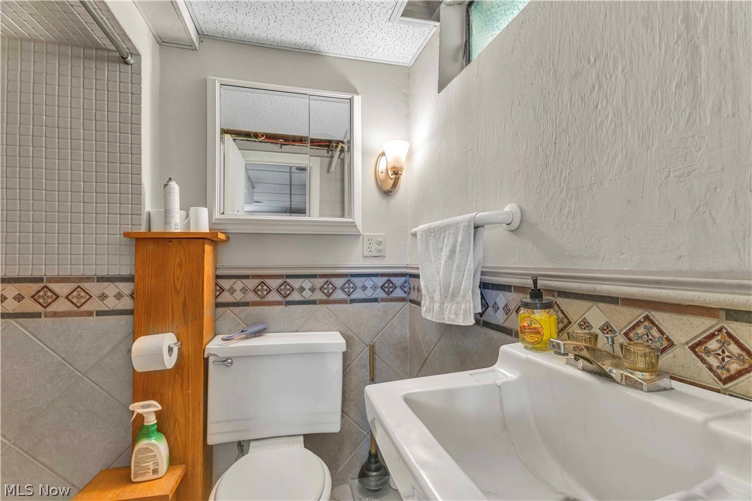 4146 Barclay Messerly Road Southington OH 44470