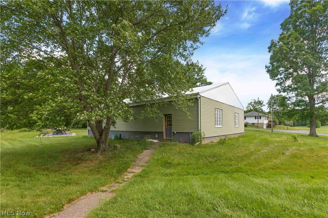 4146 Barclay Messerly Road Southington OH 44470