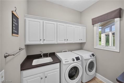 390 Club Drive W Aurora OH 44202