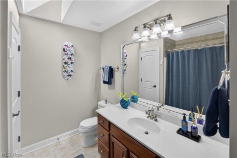 390 Club Drive W Aurora OH 44202