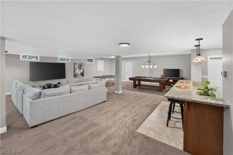 390 Club Drive W Aurora OH 44202