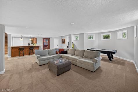 390 Club Drive W Aurora OH 44202
