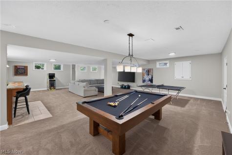 390 Club Drive W Aurora OH 44202