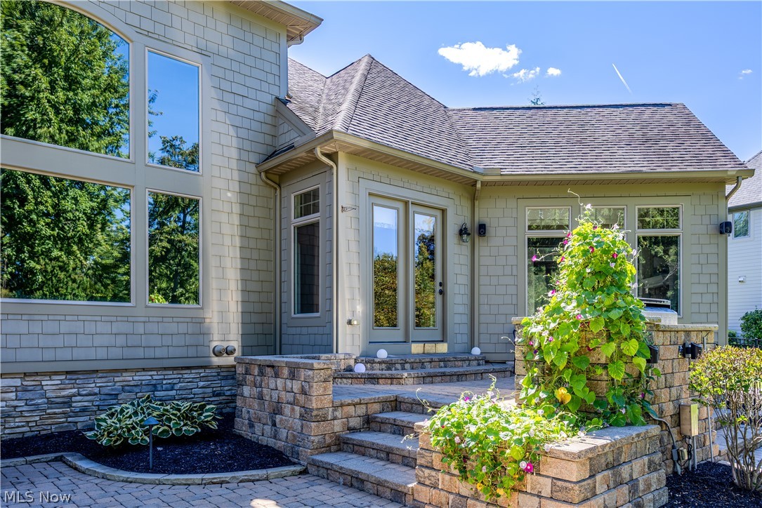 390 Club Drive W Aurora OH 44202