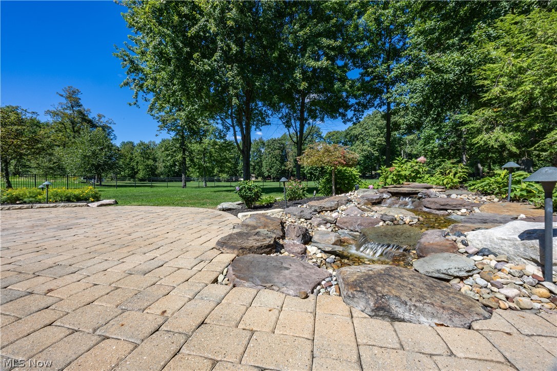 390 Club Drive W Aurora OH 44202