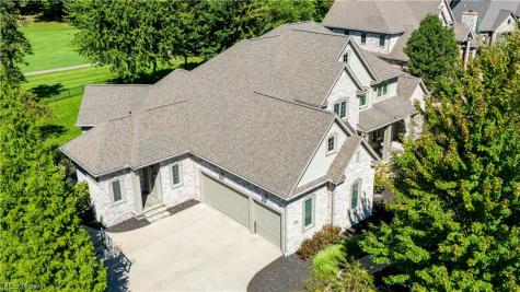 390 Club Drive W Aurora OH 44202