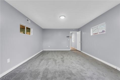 4414 E 142nd Street Cleveland OH 44128