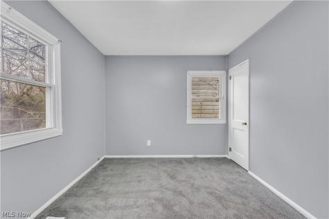 4414 E 142nd Street Cleveland OH 44128