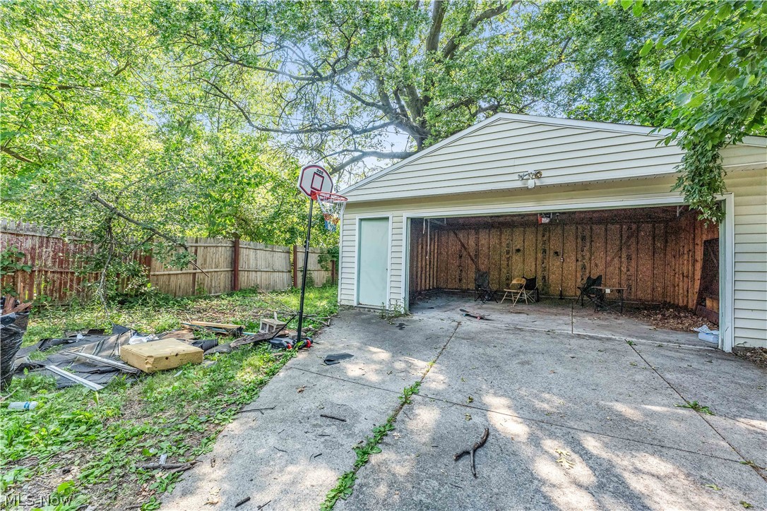 4414 E 142nd Street Cleveland OH 44128